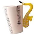 tasse en céramique café mug instrument mug cadeau créatif saxophone jaune portée-3