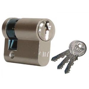 Master Lock Protector pour Porte de Garage Basculante avec Serrure a Cle,  Noir & Yale YC1000+ Demi-Cylindre de Serrure 30x10 - Cdiscount Bricolage