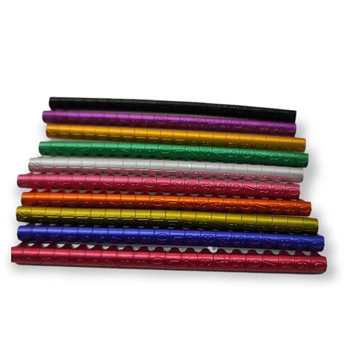 Comparer les prix de 100 bagues en métal ø 3mm pour canaris, différentes couleurs.