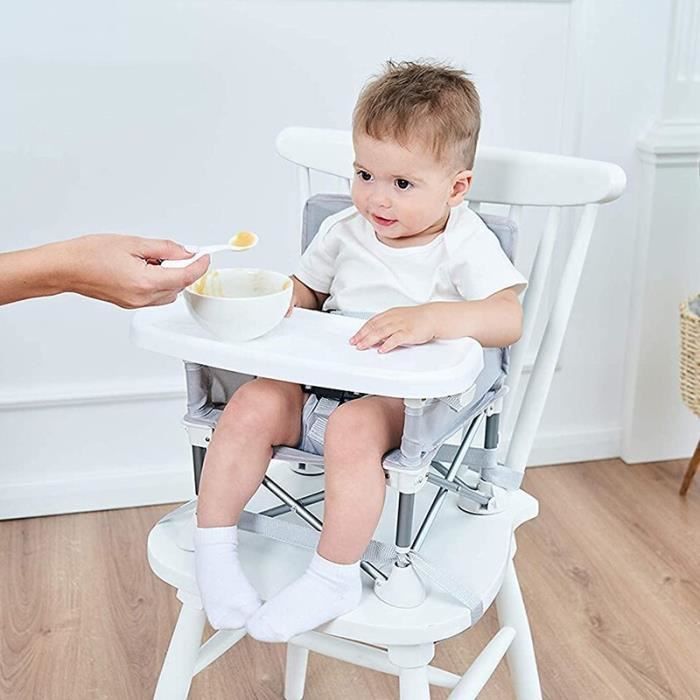 Chaise D'alimentation Pour Bébé Dans La Table À Manger