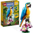 LEGO® Creator 3-en-1 31136 Le Perroquet Exotique, Figurines Animaux de la Jungle, avec Grenouille et Poisson-0