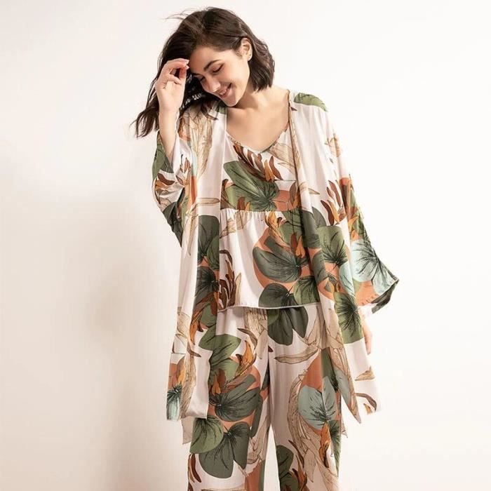 Tenu de sales maison femme