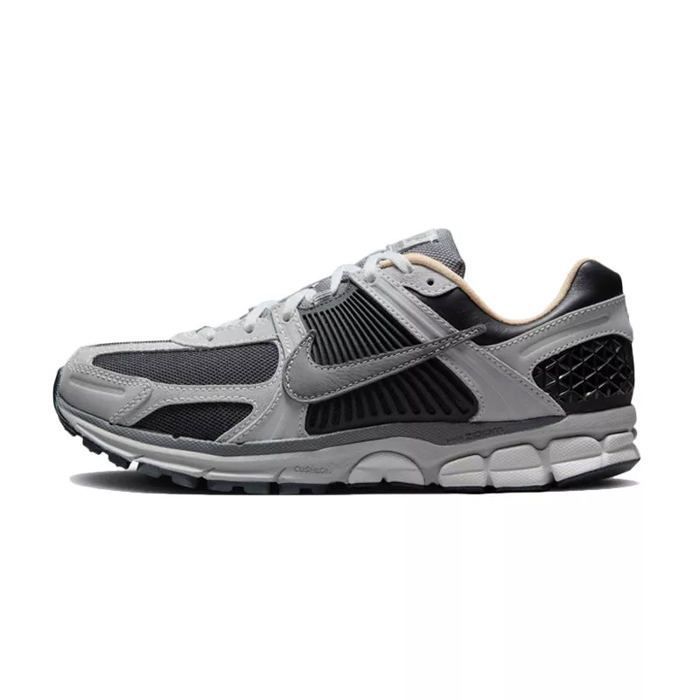 Nike Basket Nike ZOOM VOMERO 5