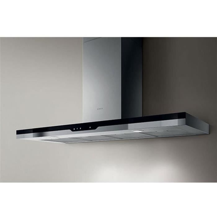 Une Cuisine Avec Ilot Central Mise Sur L Inox Pour Devenir Le Coeur D Un Appartement Style Cuisine Ilots Central Cuisine Ilot Cuisine