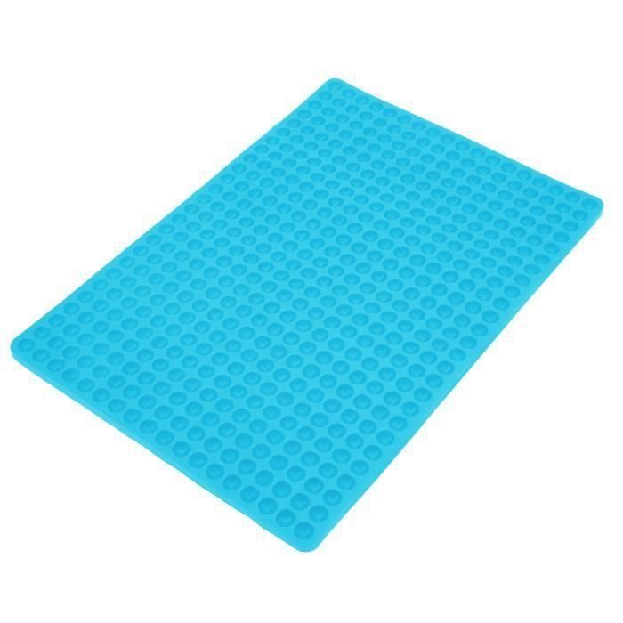 Moule à Biscuits Pour Chien Collory Happy Pets - Tapis De Cuisson Silicone 36x28,5 Cm - 84 Mini Têtes D'animaux - Antiadhésif Et Sans BPA
