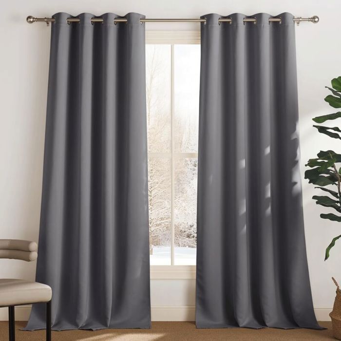 Lot de 2 rideaux occultants thermiques 140x200 – Isolation thermique et phonique – Oeillets ronds – Tissu 100% polyester Femeo