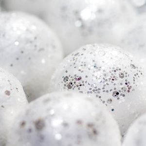 Achetez Boules en polystyrène, d 1,5 cm, blanc, 200pièce/ 1 Pq. chez