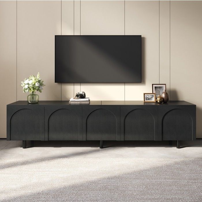 Meuble TV bas 180 cm noir à 5 portes arquées lowboard en PB et MDF avec pieds en métal et passe-câbles