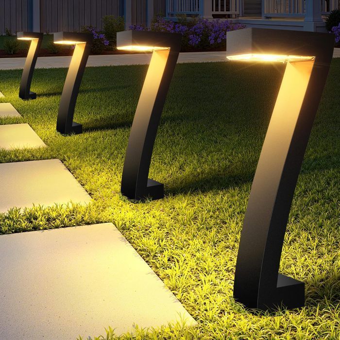 Lot de 4 lampes solaires dextérieur élégantes extrêmement lumineuses et étanches IP65 parfaites pour les pelouses Label
