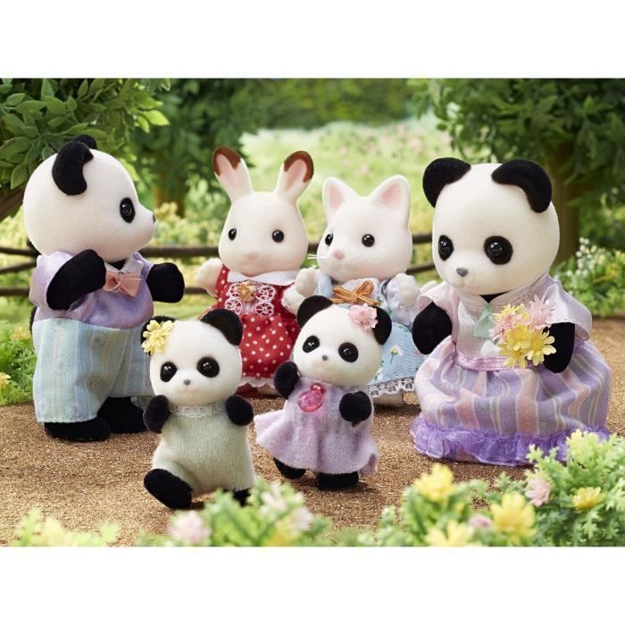 Sylvanian Families - Famille Panda - 4 Figurines Articulées - Vêtements Amovibles - Jouet 3 Ans - 5529