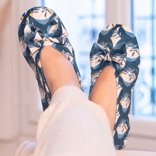 Isotoner Chaussons Ultra Confortables, Semelle En Cuir, Détail Grand