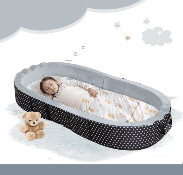 Lit de voyage portable/pliable pour enfant avec matelas housse de matelas et drap-housse.