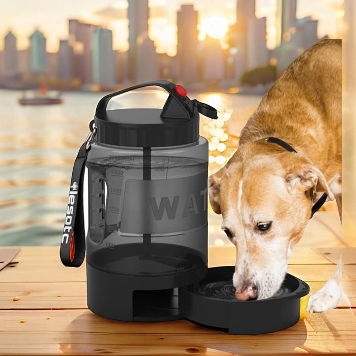 Comparer les prix de Gourde d’Eau Portable 2,2L pour Chien et Chat-Bouteille d’Eau Extérieure avec Gamelle Intégrée-Distributeur d’Eau pour Animaux