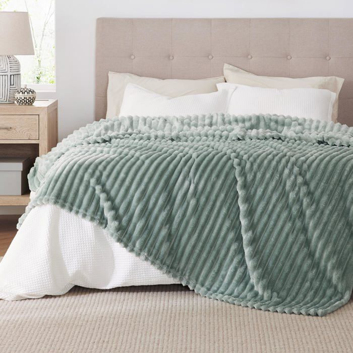 Bedsure Velours Côtelé Fleece - Plaid Cocooning pour Chambre & Salon - Chaud et Moelleux - Jadéite - 240x220cm