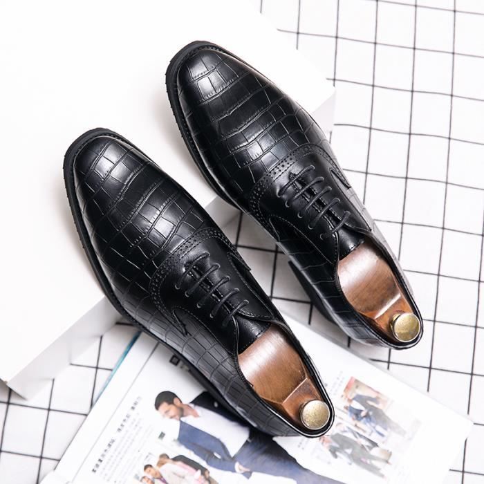 Chaussures Oxford Brogue Homme En Cuir De Veau Faites Main - Taille 10 US, Couleur Tan, Neuves