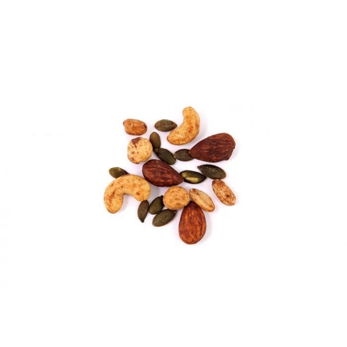 Mélange gourmand à base d’amandes, noisettes, noix de cajou, graines de courge.