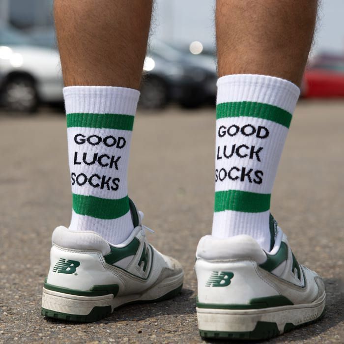 Chaussettes Fisura Chaussettes unisexes originales Good luck blanc. Chaussettes hautes. Coton et polyester. Taille unique. Good luck Cdiscount Pret a Porter