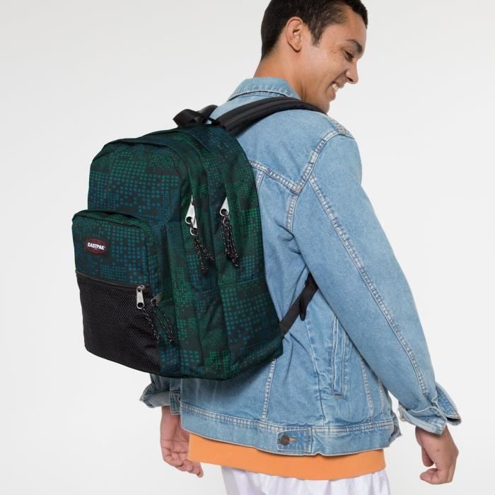 eastpak pinnacle