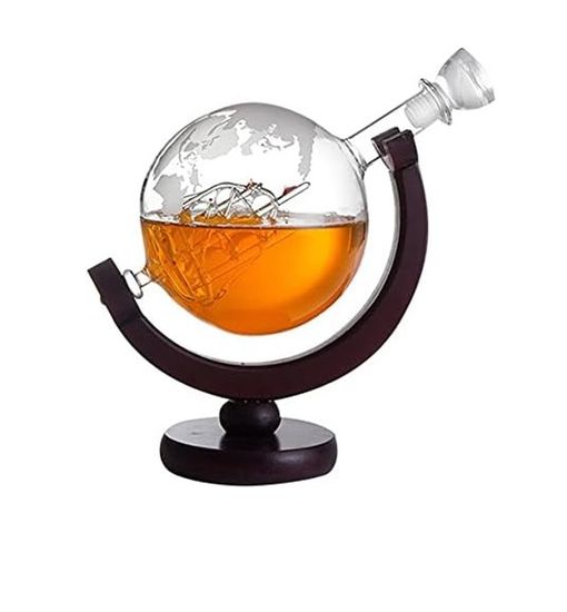 Lot de 3 carafes en cristal gravé