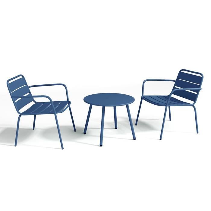 salon de jardin en métal bleu nuit : 2 fauteuils bas empilables et une table d'appoint - mirmande