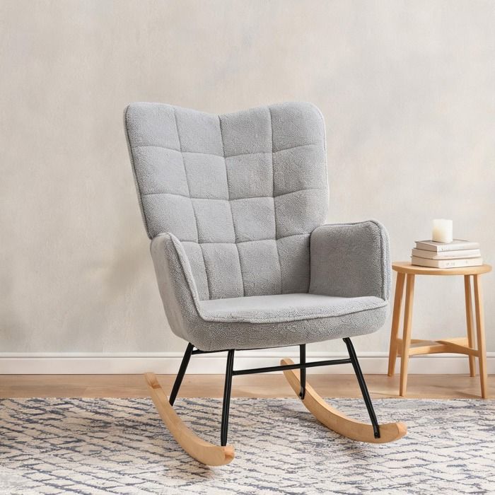 Fauteuil à bascule imitation cachemire bouclette gris clair avec base en hêtre 71x98x101 cm