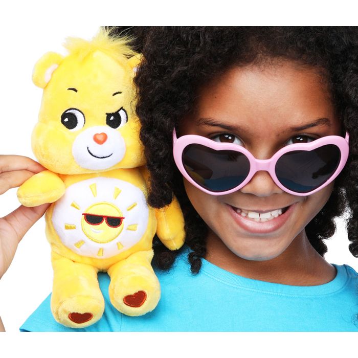 Peluche Care Bears Love-A-Lot Bear 22 Cm – Ours Câlin Avec Badge Cœur, Cadeau Collector Pour Enfants Dès 4 Ans