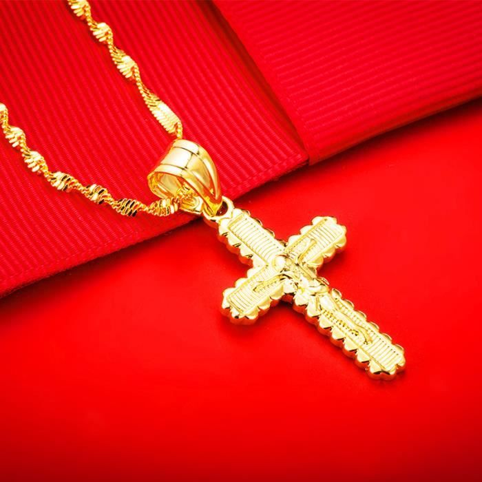COOLSTEELANDBEYOND Collier avec pendentif crucifix en acier inoxydable triple couche couleur or Jésus Christ pour homme et femme, sans pierre précieuse, Acier inoxydable, Pas de gemme