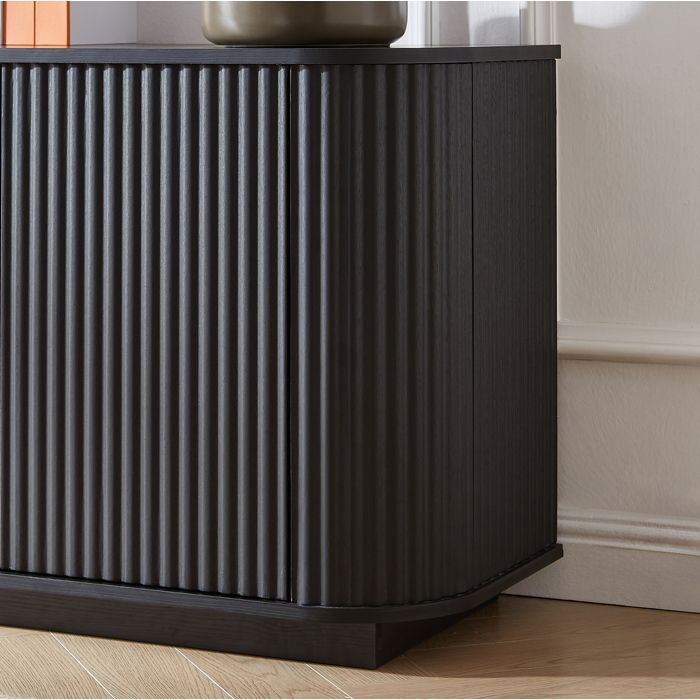 Buffet bas meuble TV noir 162 5 cm en MDF à 4 portes avec façade ondulée et ouverture par pression