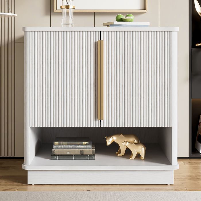 Meuble à chaussures blanc 2 portes rainurées avec poignée dorée et niche ouverte – Rangement compact 60×40×61 cm