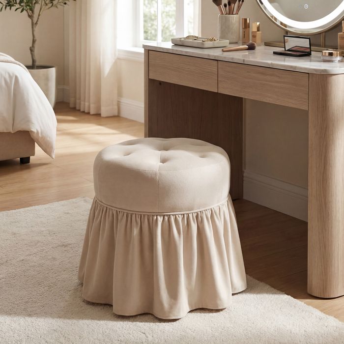 Ya-Home Tabouret de Coiffeuse à roulettes Tabouret Rond en Velours Siège avec Jupe à Volants Pouf à Boutons pour Chambre Blanc