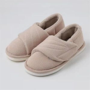 Pantoufle avec velcro Clearance