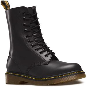 dr martens 1490 mono black