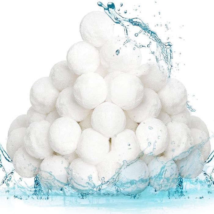 Ces billes filtrantes réutilisables pour piscine pesant 800 grammes et mesurant de 30 à 50 mm de diamètre