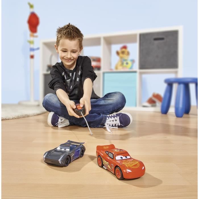 Voiture radio commandée Majorette Cars 3 McQueen TU pas cher Voiture radio commandée Majorette Cars 3 McQueen TU pas cher