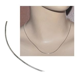 Chaîne fine en argent massif 925 longueur 43cm Chaîne fine en argent massif 925 longueur 43cm