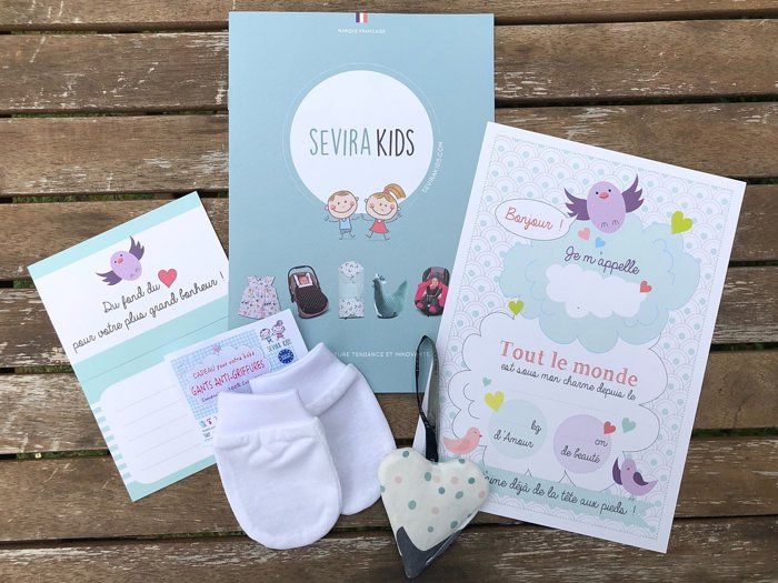 Pack cadeau naissance avec moufles anti-griffures Blanc TU