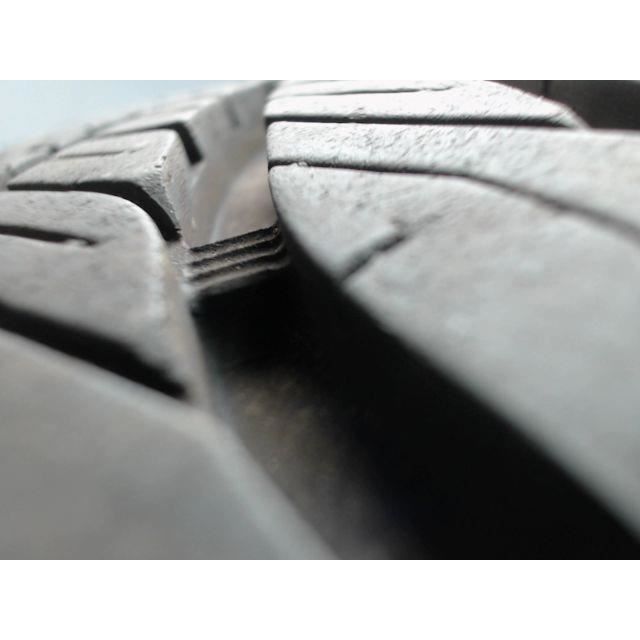 PIECES AUTO D'OCCASION - - Pneu GOODYEAR VECTOR 4SEASONS 195 50 15 82 H -