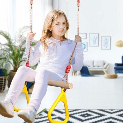Balançoire trapèze en bois avec anneaux de gymnastique jaune pour enfant Balançoire trapèze en bois avec anneaux de gymnastique jaune pour enfant
