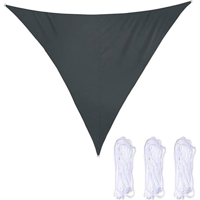 Installer Un Voile D'ombrage Triangulaire - Agencement De Jardin Aux