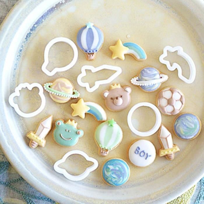 33 Outils Décoration Gâteaux - Emporte-pièces Fleurs, Cœurs, Papillons - Plastique Alimentaire Blanc