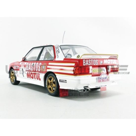 18RMC040A White//Red Ixo Voiture Miniature de Collection