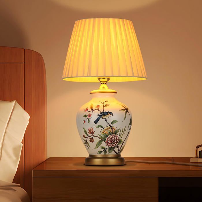Lampe de table en céramique - GRANDSALEY - 3 motifs - Blanc - Abat-jour tissu plissé - Culot E27