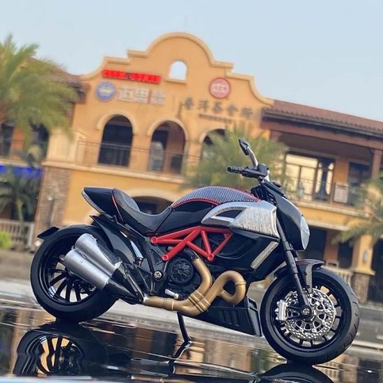 Panigale V4 Tricolore - Édition de collection Panigale V4 Tricolore - Édition de collection