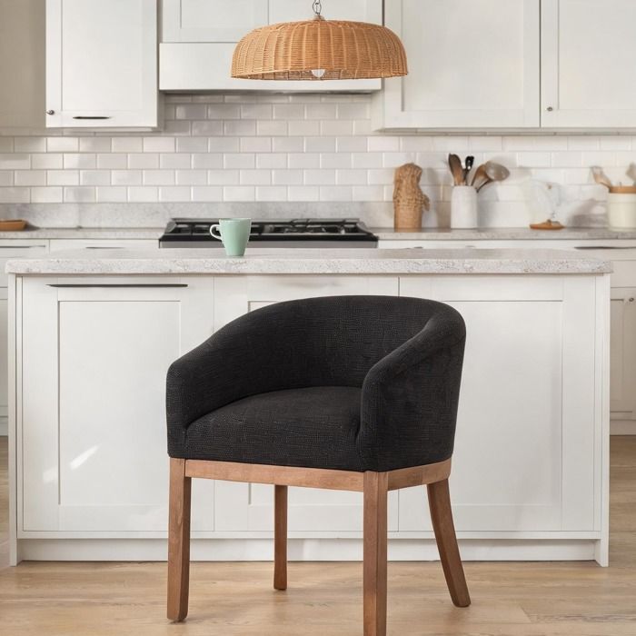 Chaise de salle à manger design contemporain en chenille cool gray piètement bois massif naturel silhouette tonneau