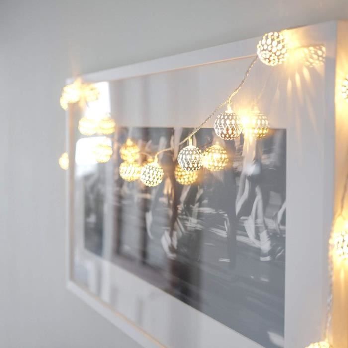 Lights4fun Guirlande Déco Lumineuse avec 200 Micro LED Blanc Chaud sur  Câble Argenté pour Intérieur : : Luminaires et Éclairage