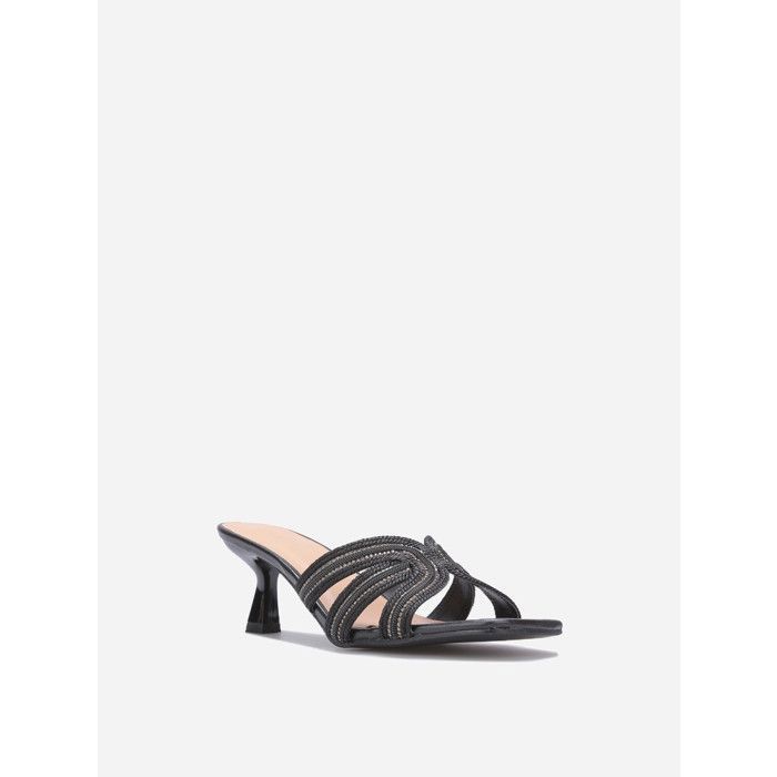 Mules à fines brides tressées et d'un talon kitten