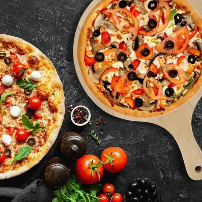 Ensemble pour pizza avec une plaque de cuisson four, 4 planches à pizza  rondes et une roulette à pizza Fackelmann 9938450 - Cdiscount Maison