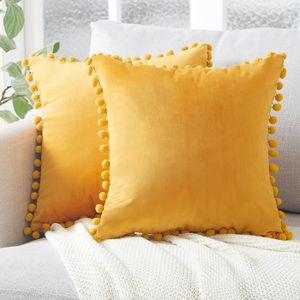 coussin jaune moutarde