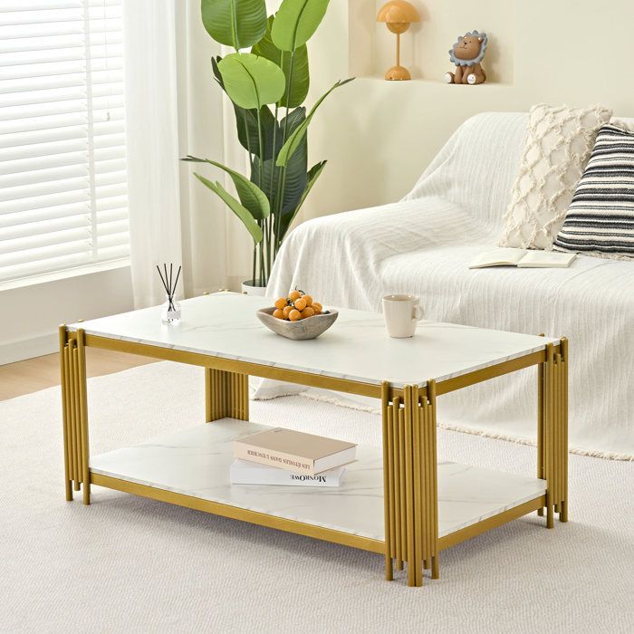 Table Basse avec 2 Étagères de Rangement - YEAVIO - Effet Marbre MDF et Métal Blanc et Doré 114×64×46 cm