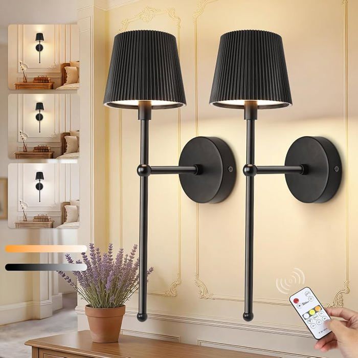 Lot de 2 lampes murales sans‑fil fournies avec télécommande trois températures de lumière différentes.